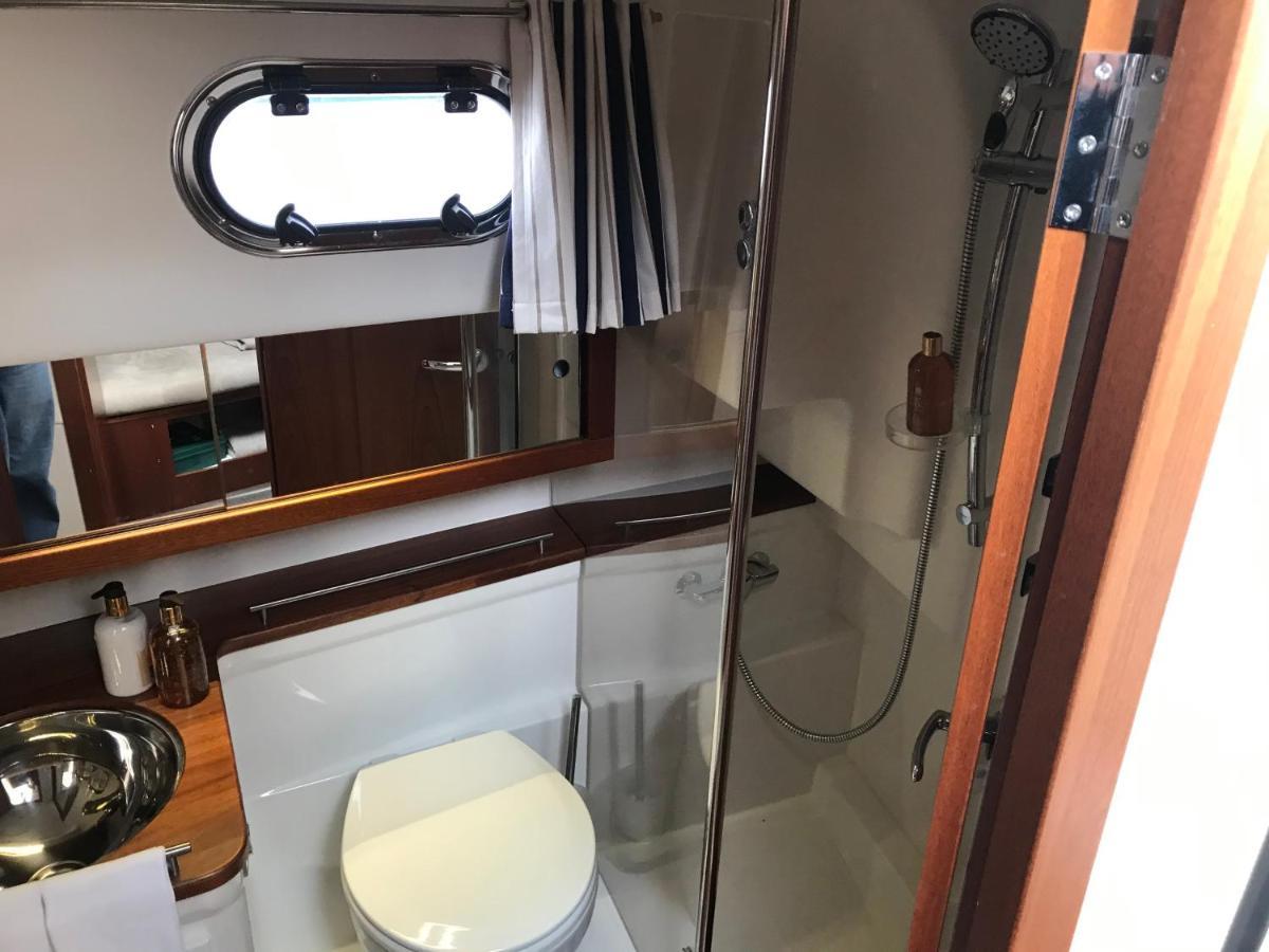 Hôtel Adelphi B A Delightful 6 Berth Boat à Lymington Extérieur photo