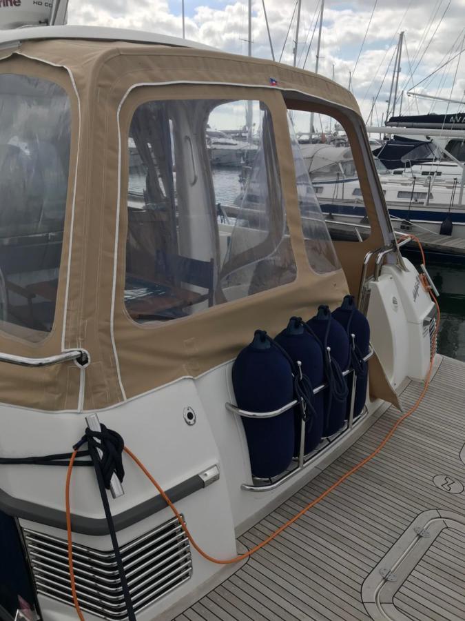 Hôtel Adelphi B A Delightful 6 Berth Boat à Lymington Extérieur photo