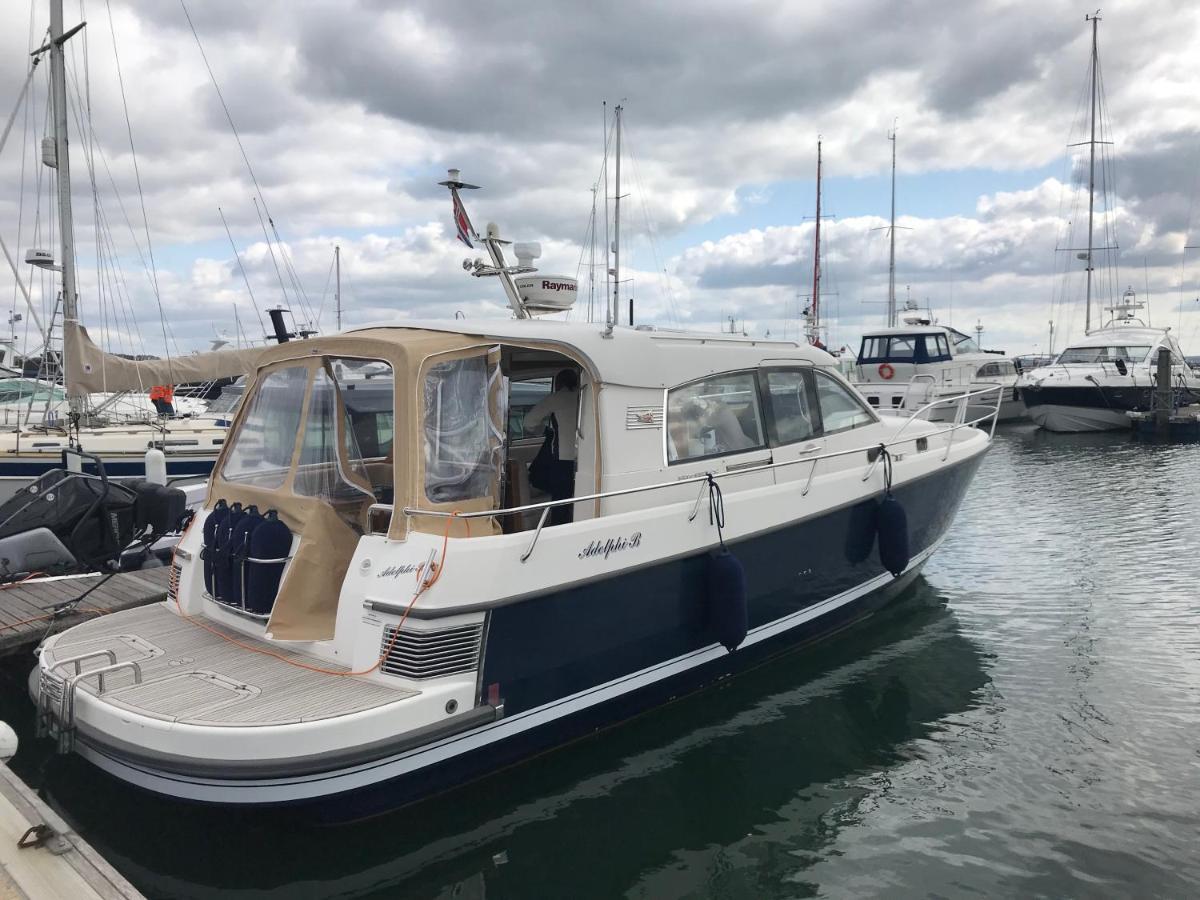 Hôtel Adelphi B A Delightful 6 Berth Boat à Lymington Extérieur photo